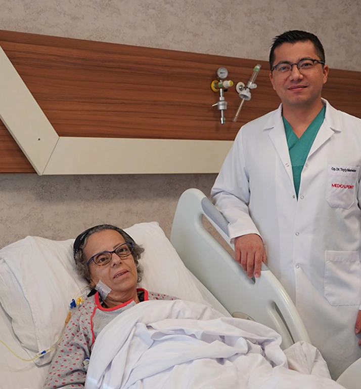 Medical Point'te 23 cm'lik Kitle Başarıyla Çıkarıldı!
